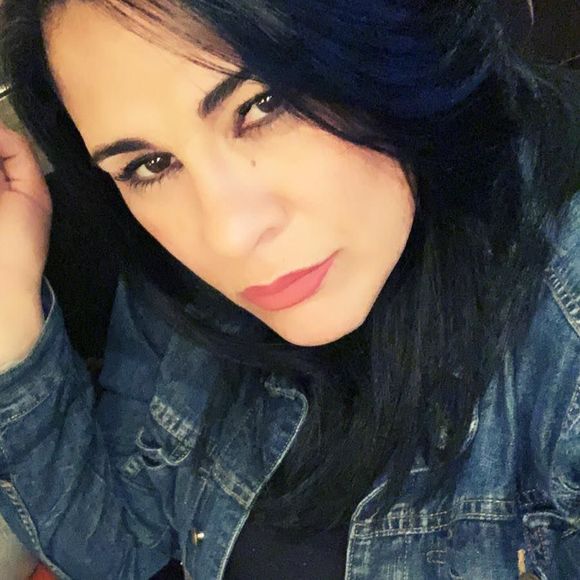 Meet your Posher, Laurel - Picture 1 of 1